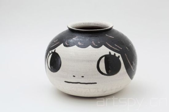 日本陶瓷艺术家奈良美智陶瓷作品鉴赏 