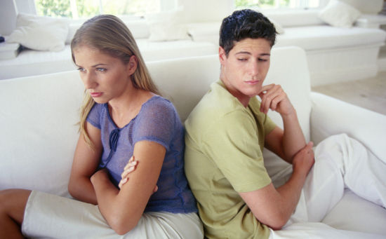 遇到家暴怎么办 5招教你自救方法经营婚姻