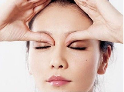 缓解眼皮色素沉着 消除黑眼圈的6种方法_新浪